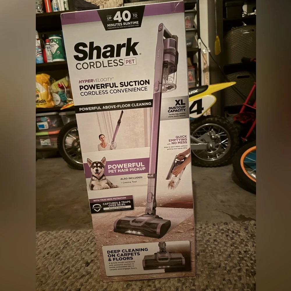 Shark Pet Cordless Stick Vacuum - Picture 4 of 5